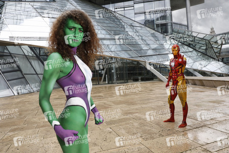 GEEK ART: She-Hulk & Iron Man Bodypainting