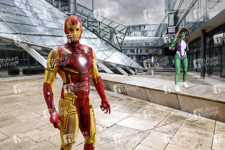 GEEK ART: She-Hulk & Iron Man Bodypainting