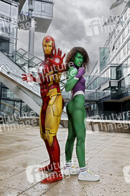 GEEK ART: She-Hulk & Iron Man Bodypainting