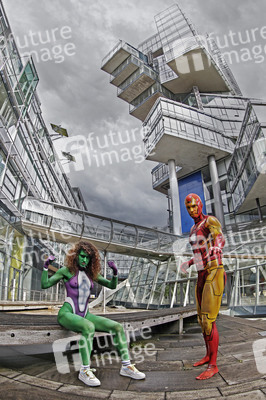 GEEK ART: She-Hulk & Iron Man Bodypainting