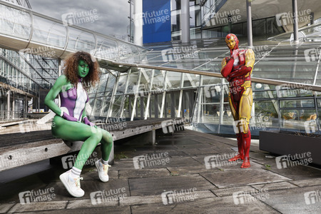 GEEK ART: She-Hulk & Iron Man Bodypainting