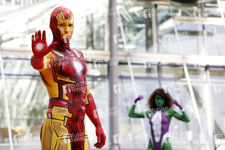 GEEK ART: She-Hulk & Iron Man Bodypainting