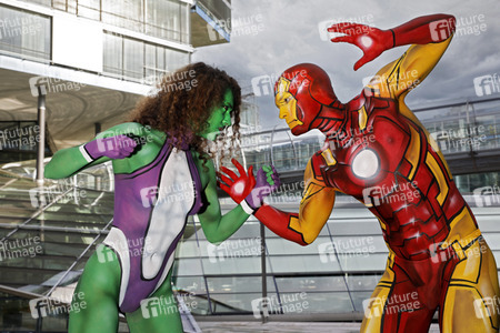 GEEK ART: She-Hulk & Iron Man Bodypainting