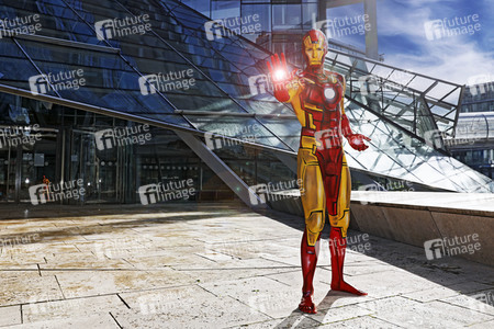 GEEK ART: She-Hulk & Iron Man Bodypainting