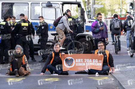 Protest der Klimaaktivisten vom Aufstand der Letzten Generation in Berlin