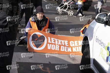Protest der Klimaaktivisten vom Aufstand der Letzten Generation in Berlin