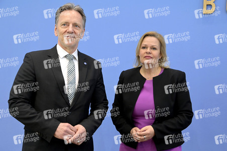 Bundespressekonferenz Fallzahlen für die Politisch Motivierte Kriminalität 2022 in Berlin