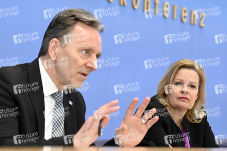 Bundespressekonferenz Fallzahlen für die Politisch Motivierte Kriminalität 2022 in Berlin