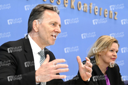 Bundespressekonferenz Fallzahlen für die Politisch Motivierte Kriminalität 2022 in Berlin