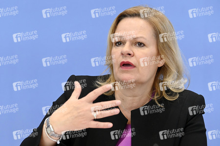 Bundespressekonferenz Fallzahlen für die Politisch Motivierte Kriminalität 2022 in Berlin