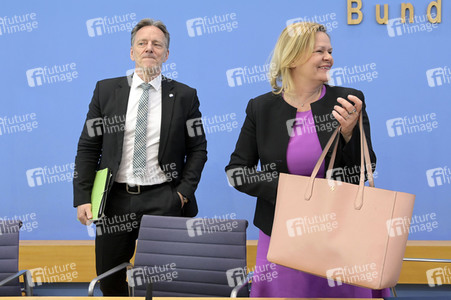 Bundespressekonferenz Fallzahlen für die Politisch Motivierte Kriminalität 2022 in Berlin