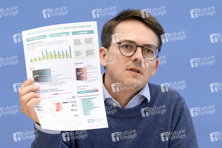 Bundespressekonferenz Jahresstatistik 2022 zu rechter und rassistischer Gewalt in Berlin