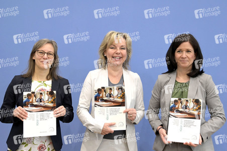 Bundespressekonferenz Veröffentlichung IGLU/PIRLS 2021 in Berlin