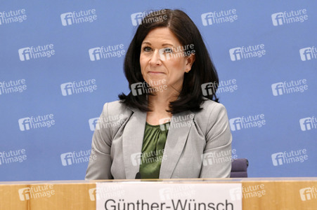 Bundespressekonferenz Veröffentlichung IGLU/PIRLS 2021 in Berlin