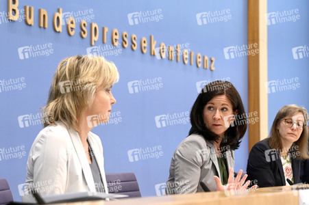 Bundespressekonferenz Veröffentlichung IGLU/PIRLS 2021 in Berlin