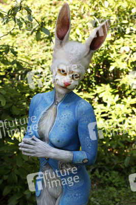 GEEK ART: Alice im Wunderland / Alice in Wonderland Bodypainting