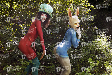 GEEK ART: Alice im Wunderland / Alice in Wonderland Bodypainting