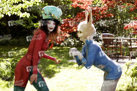 GEEK ART: Alice im Wunderland / Alice in Wonderland Bodypainting