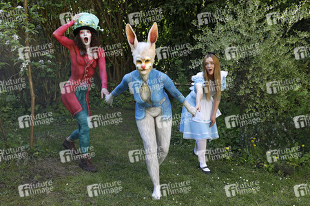 GEEK ART: Alice im Wunderland / Alice in Wonderland Bodypainting