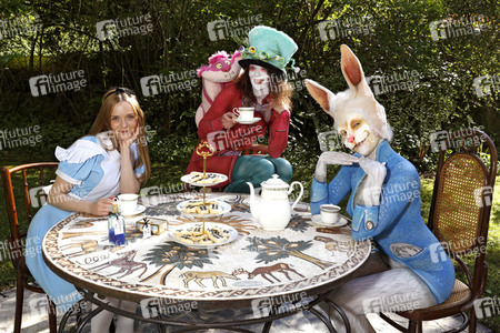 GEEK ART: Alice im Wunderland / Alice in Wonderland Bodypainting