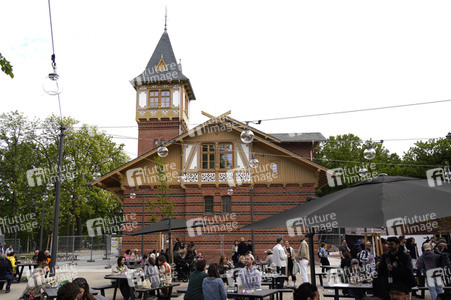 Eröffnung von Biergarten und neu gestalteter Außenanlagen des Eierhäuschens in Berlin