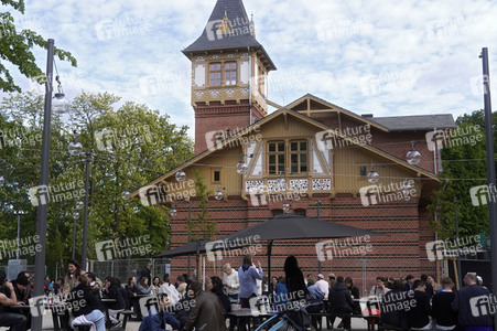 Eröffnung von Biergarten und neu gestalteter Außenanlagen des Eierhäuschens in Berlin