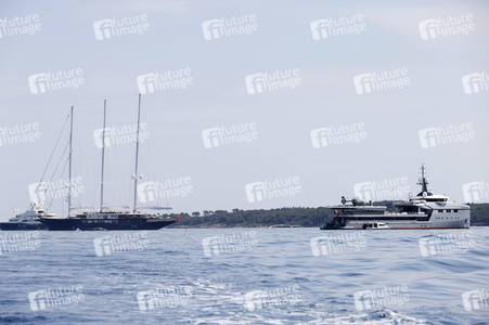 Jeff Bezos Superyacht 'Koru' in Cannes