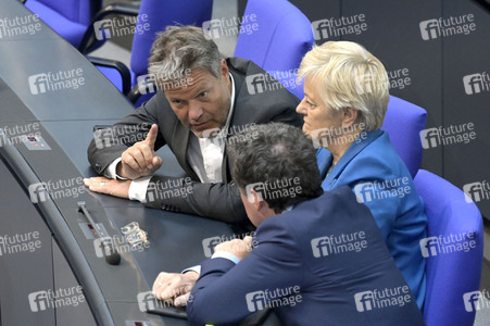 105. Sitzung des Deutschen Bundestages in Berlin