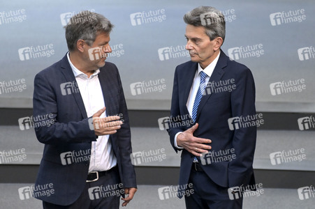 106. Sitzung des Deutschen Bundestages in Berlin