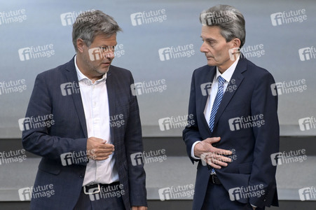 106. Sitzung des Deutschen Bundestages in Berlin