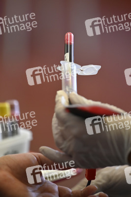 Pressetermin zum Weltblutspendetag in Köln