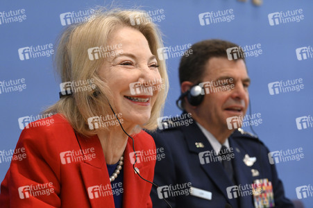 Bundespressekonferenz Air Defender in Berlin