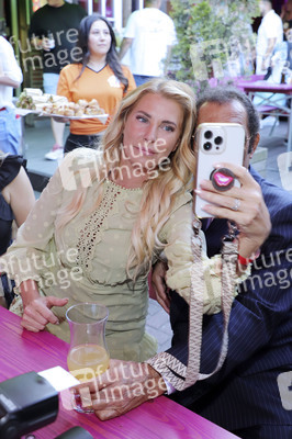 15 Jahre Olivia Jones Familie in Hamburg