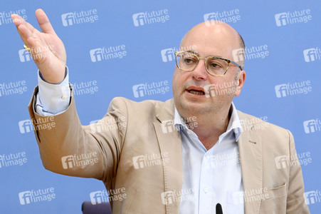 Bundespressekonferenz Leitlinien für eine gemeinsame europäische Asylpolitik in Berlin