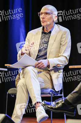 Robert Habeck und Peter Sloterdijk auf der phil.Cologne 2023 in Köln