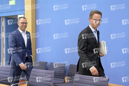 Bundespressekonferenz CDU-Programmkonvent in Berlin