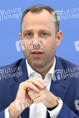 Bundespressekonferenz CDU-Programmkonvent in Berlin