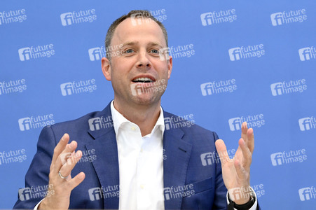 Bundespressekonferenz CDU-Programmkonvent in Berlin