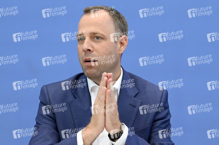 Bundespressekonferenz CDU-Programmkonvent in Berlin