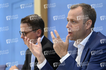 Bundespressekonferenz CDU-Programmkonvent in Berlin