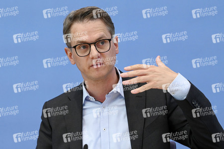 Bundespressekonferenz CDU-Programmkonvent in Berlin