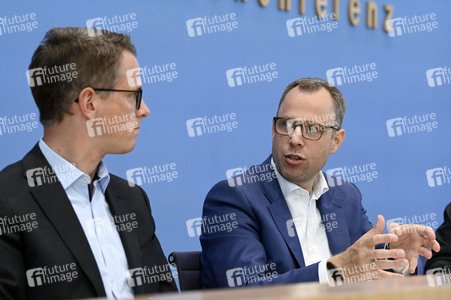 Bundespressekonferenz CDU-Programmkonvent in Berlin