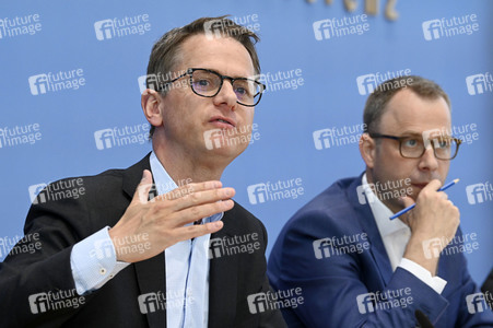Bundespressekonferenz CDU-Programmkonvent in Berlin