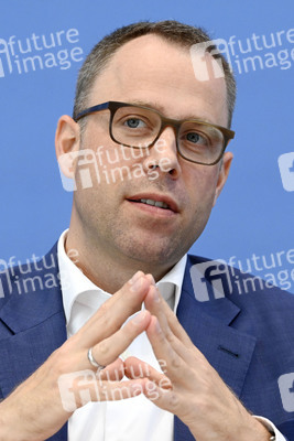 Bundespressekonferenz CDU-Programmkonvent in Berlin