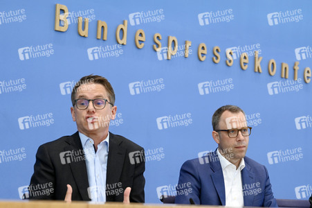 Bundespressekonferenz CDU-Programmkonvent in Berlin