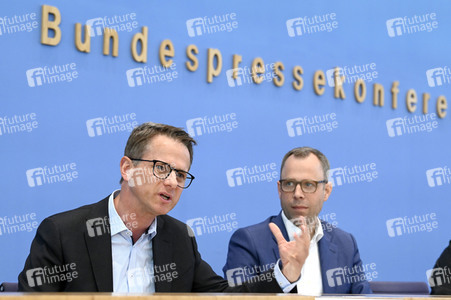 Bundespressekonferenz CDU-Programmkonvent in Berlin