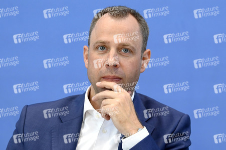 Bundespressekonferenz CDU-Programmkonvent in Berlin