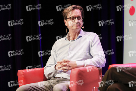 Mona Neubaur und Stephan Grünewald auf der phil.Cologne 2023 in Köln