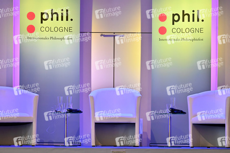Axel Honneth und Olaf Scholz auf der phil.Cologne 2023 in Köln