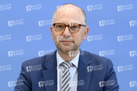 Bundespressekonferenz Gesetzentwurf zur Regelung der Suizidhilfe in Berlin